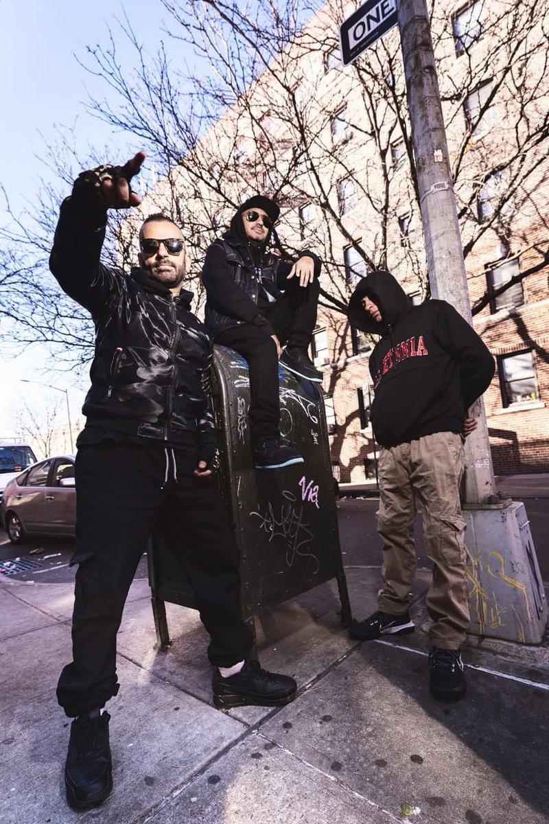 La Etnnia estrena su nuevo album "La Trinidad": Un himno multigeneracional al Hip Hop latino
revistaoccidentalcali.blogspot.com/2025/10/la-etn…