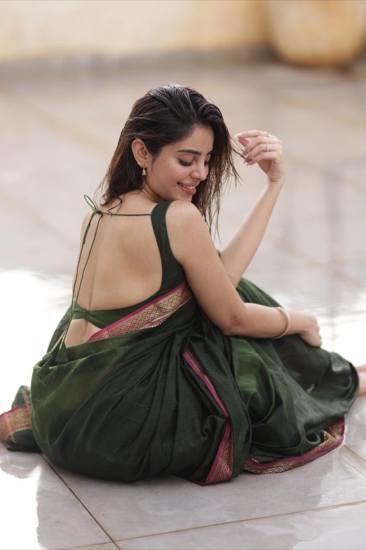 पाना खोना चलता रहेगा,
तुम हंसना सीखो...!!!