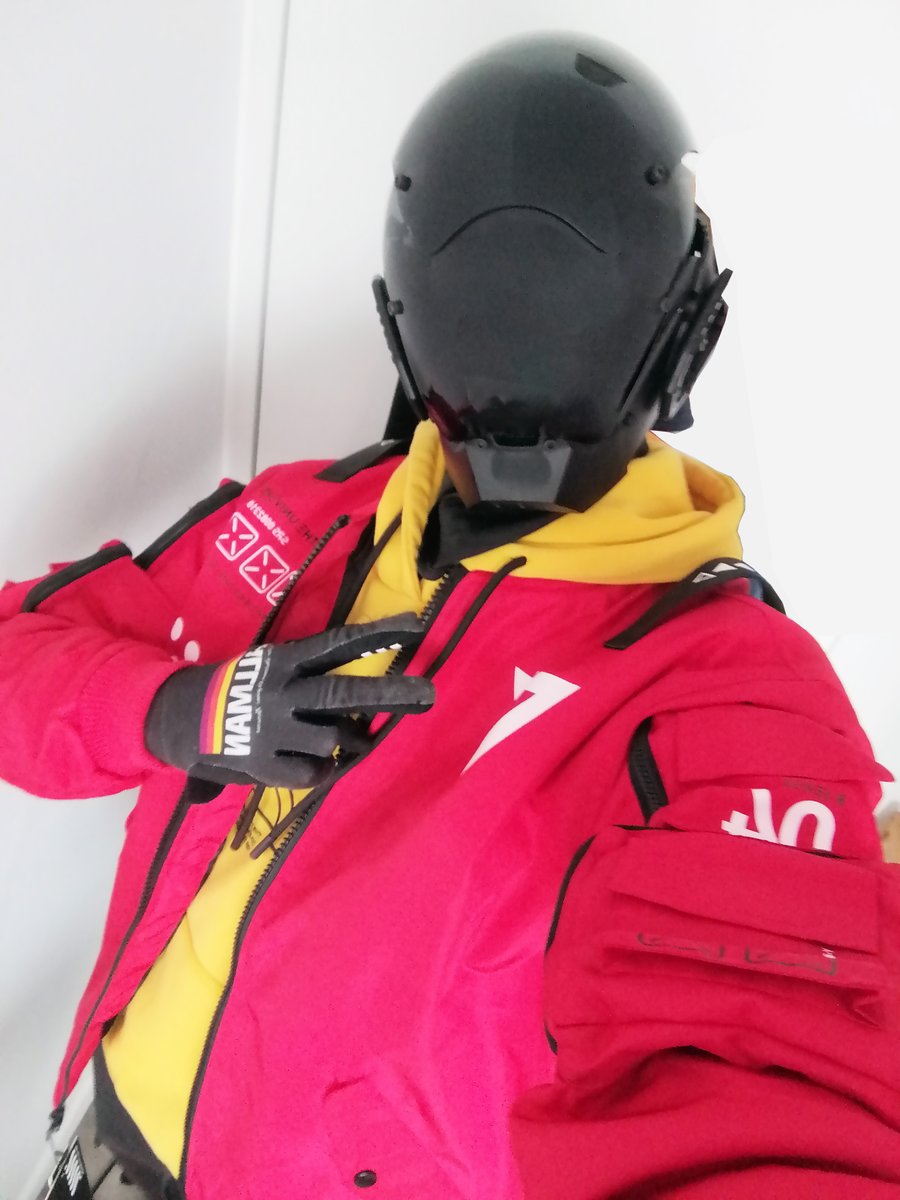 I have acquired STYLE 👀✨
Finally grabbed a jacket from Fabric of The Universe and it look so incredible!!