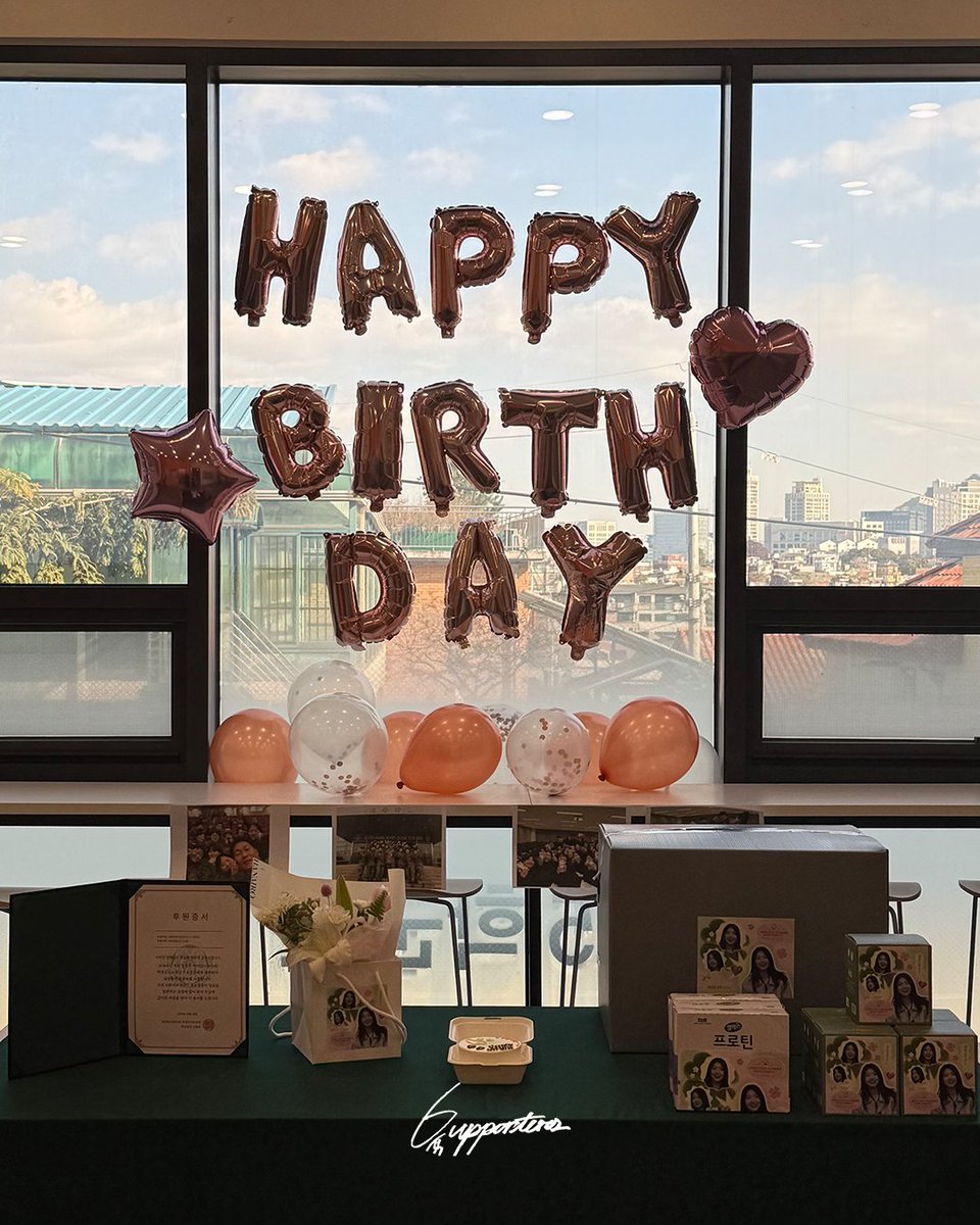 6upporters's tweet photo. 생일 축하 및 후배님들과의 질의응답 시간을 통해 짧지만 반가운 만남을 가졌습니다.

갑작스러웠을 제안에도 흔쾌히 응해주신 이화여대 학군단 관계자분들에게 감사의 말씀 드립니다.

#강철부대W #강철부대W육군팀 #이어진
#6upporters #onlyforteamroka https://t.co/iTW9NZ3PKc