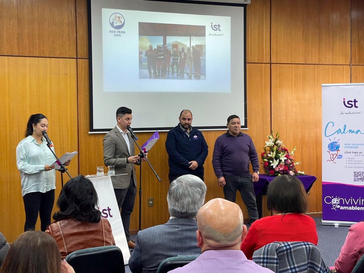 drtloslagos's tweet photo. Hoy participamos en la Ceremonia de Distinción Regional en Prevención 2025 organizada por el Instituto de Seguridad del Trabajador reforzando el compromiso con la salud y seguridad de las trabajadoras y trabajadores 👩🏻‍🏭👨🏻‍🏭👷🏻👷🏻‍♂️👨🏻‍💻👩🏻‍💻 
Seguimos por más #derechoslsborales 🙌🏻 https://t.co/UygkqiUsbz