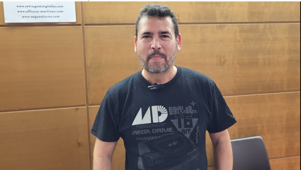 16BitsEra's tweet photo. Hay que saber reinventarse y este señor, sin alejarse de los videojuegos, lo está consiguiendo y está arrasando.
Esta noche veremos la entrevista a @alfonsryo y su sello editorial @SEGASaturnoProd, además de sortear un libro :)
¡¡¡NO OS LO PERDAIS!!!

https://t.co/cV8feXhOWI https://t.co/mRvNDgJiBK