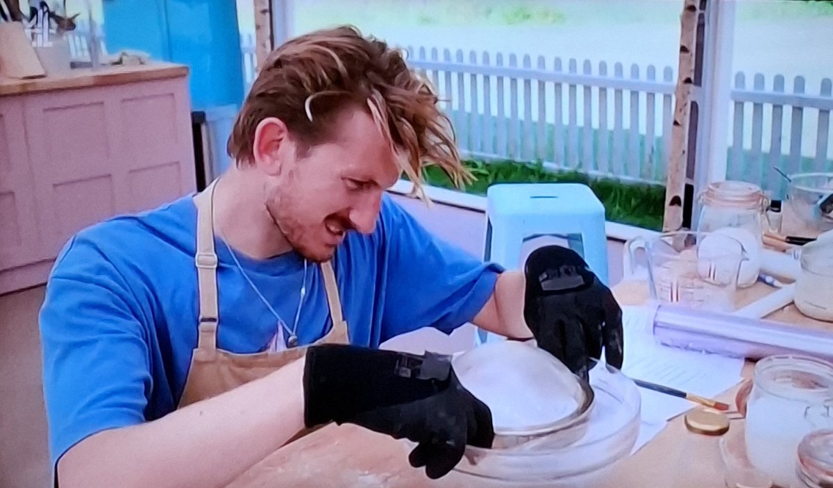 A bit too domey. #GBBO #bakeoff #greatbritishbakeoff