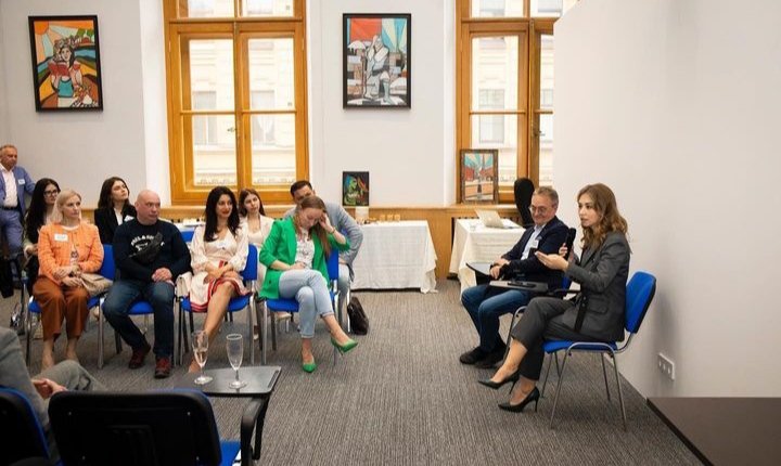 JonathanMa62794's tweet image. Conference meeting #platformtrade #binary #ForexSignals #Homestuck