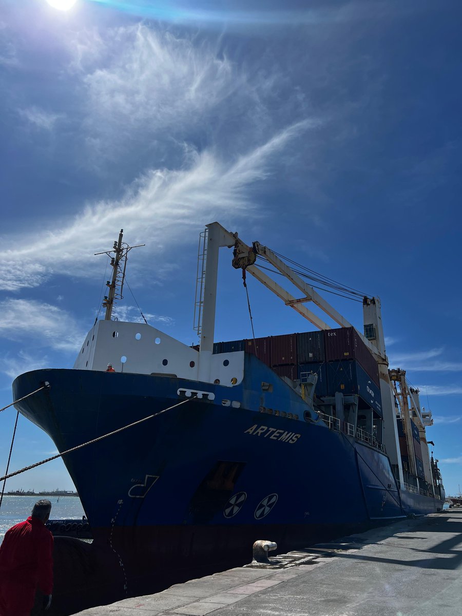 TC2mdp's tweet image. Este martes operamos #Artemis el buque de #CMA. 
Será la última recalada del &quot;Servicio Atlas&quot; a Brasil.
La naviera deja de operar en nuestro puerto.
No es la primera vez que pasa... 
Hoy mismo comenzamos a buscar alternativas.
Esto es lo que somos hace más de 20 años.