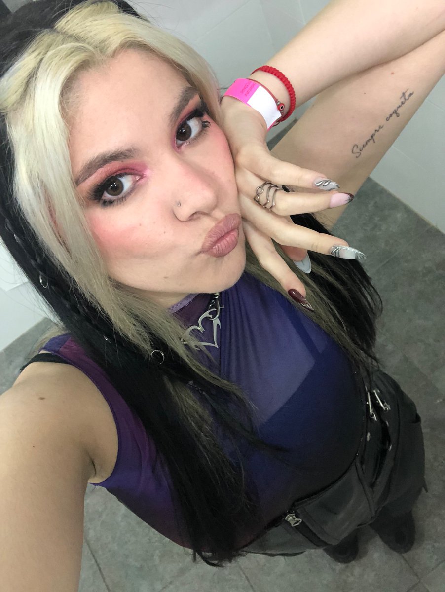 Dollzivy's tweet image. Ayer modo Inferno 😈💜 #adollz