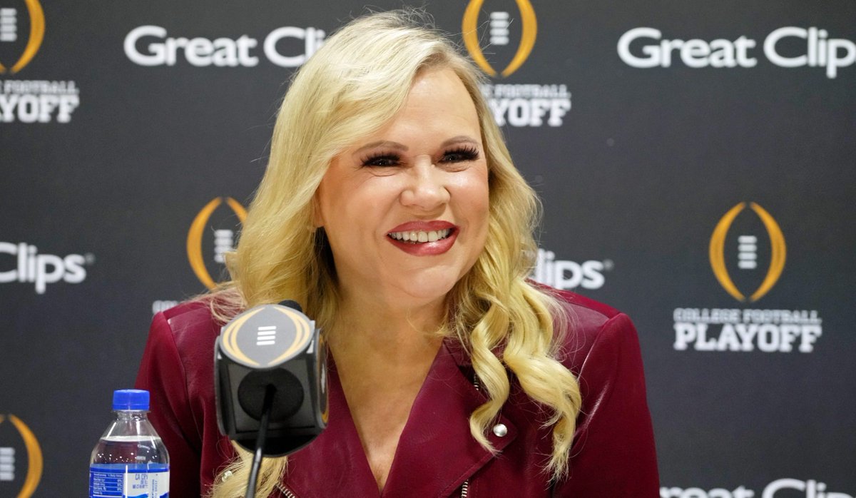 Holly Rowe dumped her ‘smoking hot’ boyfriend over Pat Summitt comment dlvr.it/TNxFtn