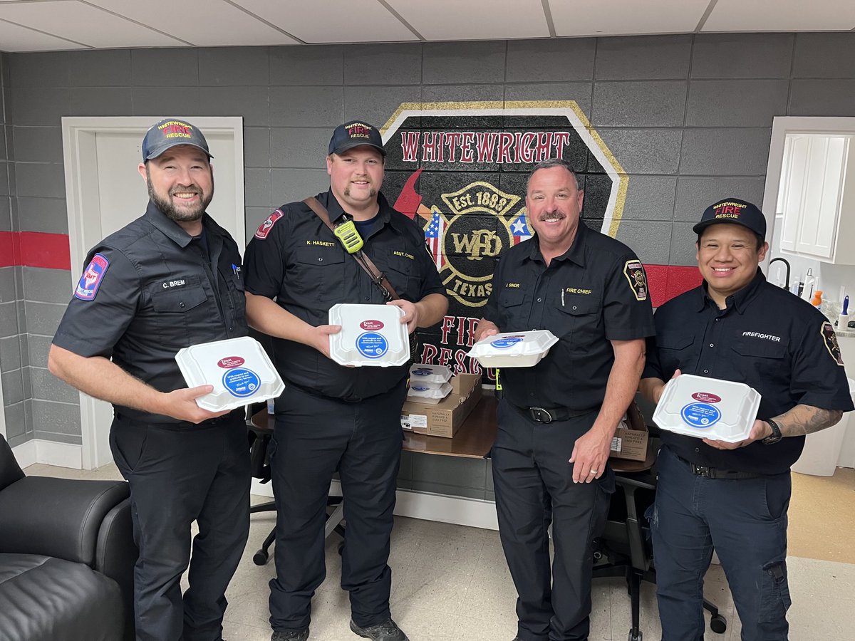 Happy #NationalFirstRespondersDay from Atmos Energy. Thanks to our partnership with United Way of Grayson County and Feast on This, we were able to provide lunch to 105 local first responders! #heroes #FuelingSafeAndThrivingCommunities