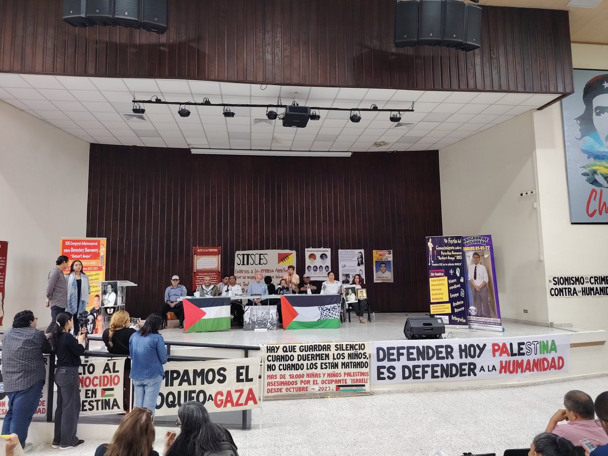 #DerechosHumanos| La <a href="/UESoficial/">Universidad de El Salvador - UES</a> inauguró esta mañana el XXI Congreso Internacional sobre Derechos Humanos Herbert Anaya, un espacio de reflexión sobre los retos en la defensa de la dignidad, la justicia y las libertades fundamentales.

📷 LPG