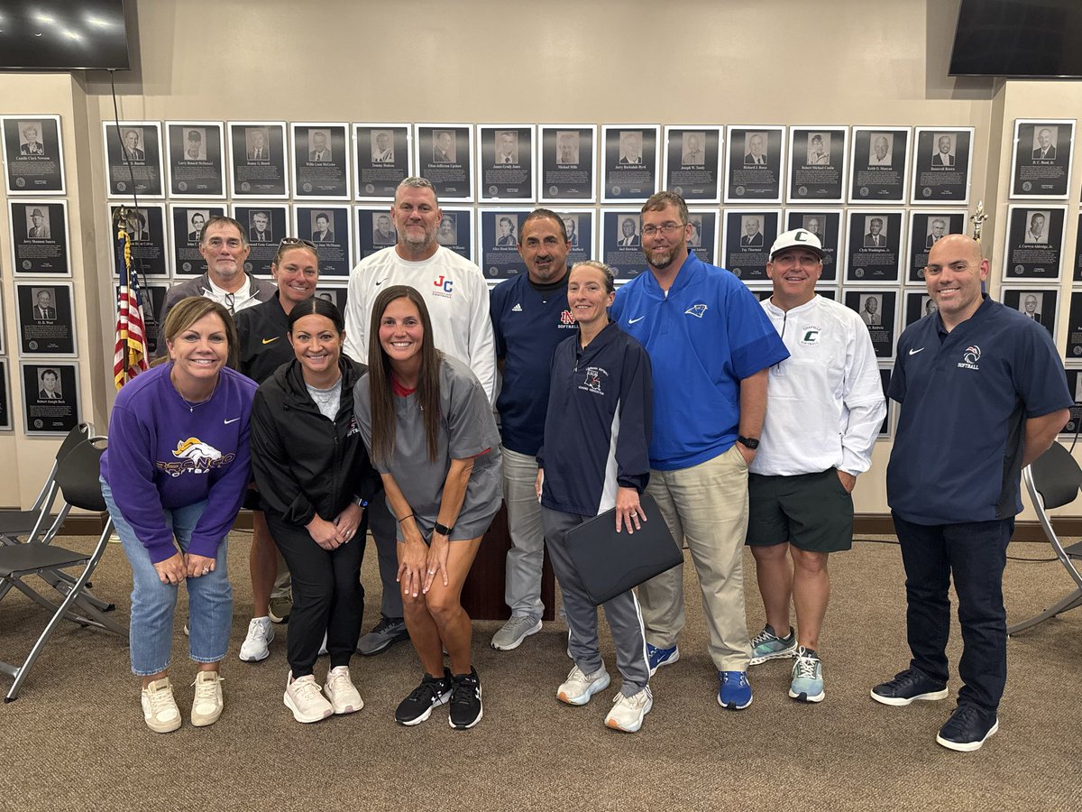 TheLHSCA's tweet image. Thank you to the coaches who represented Louisiana Softball today in Baton Rouge. We look forward to the progress we will make TOGETHER. 

Side note: there’s ALOT of rings in this picture.