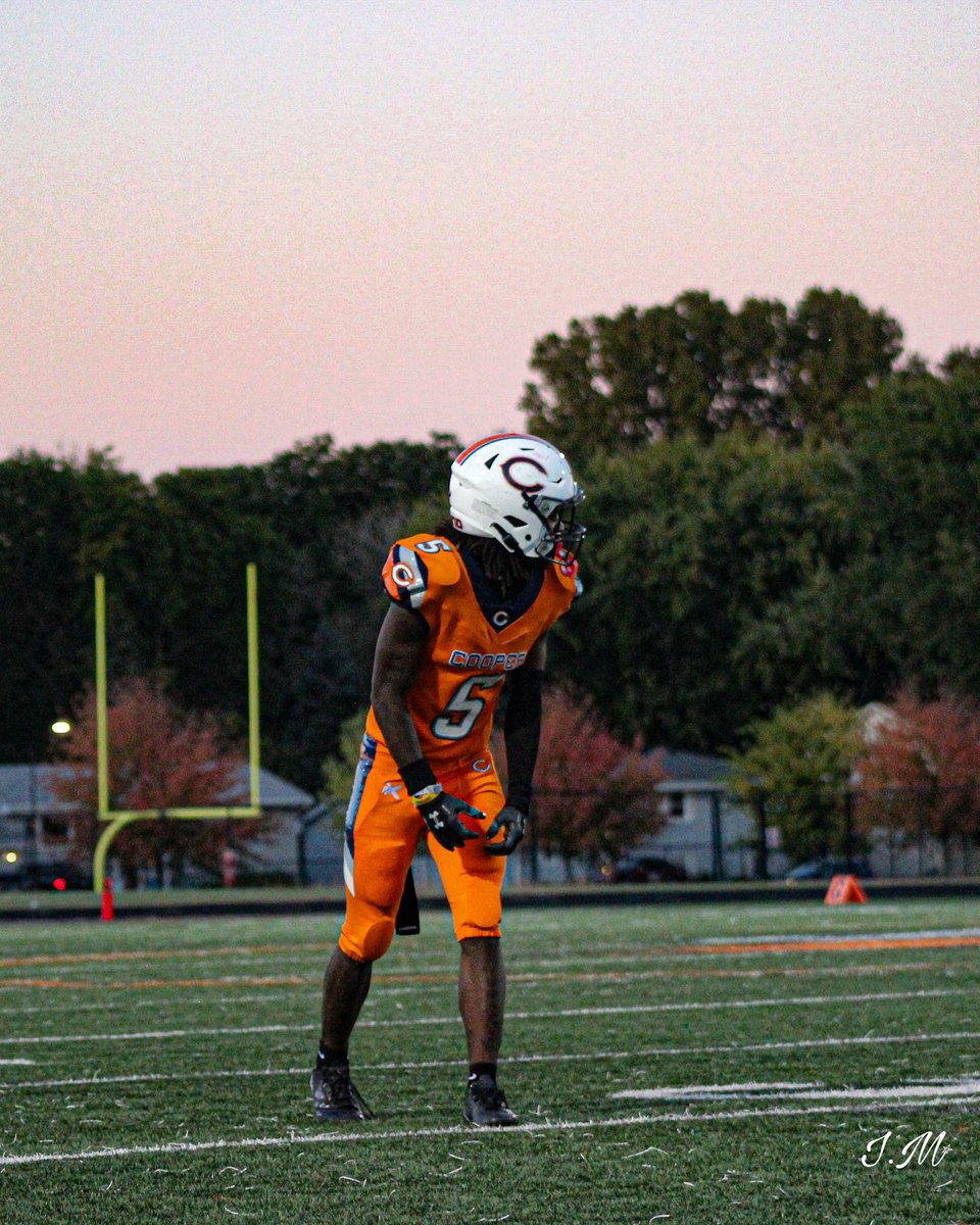 Full season varsity Senior highlights/Stats:
45 Catches
1,224 All total Yards
9 TDS
1 int 
24 tackles.
Team MVP,All district,All conference,Team captain 
hudl.com/v/2T68vr