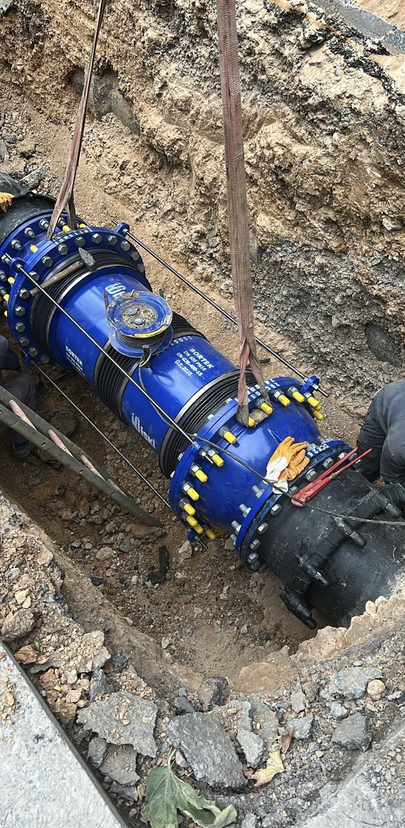 İSKİ olarak şehrimizin altyapısını depreme karşı hazırlıklı hale getiriyoruz.
Tuzla İlçesi’nde yer alan 700 mm ve 400mm çapındaki isale hatlarına esnek boru bağlantı parçalarının montajını tamamlandık.

Yapılan çalışmalarla altyapımızın deprem direnci ve güvenliğini artırıyoruz.