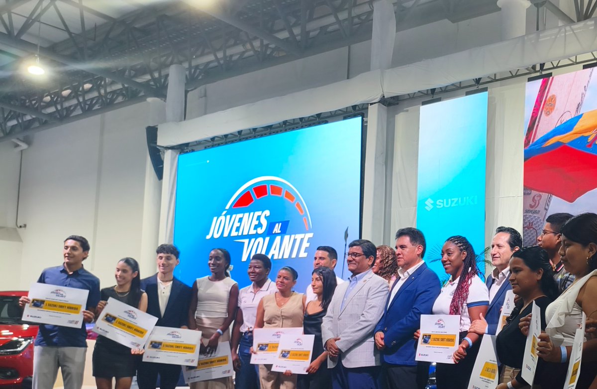 Nuestro presidente Juan Carlos Navarro asistió al evento ¨Jóvenes Al Volante¨, donde el Gobierno del Ecuador y Suzuki unieron esfuerzos en una iniciativa que impulsa la educación, la empleabilidad y el mérito deportivo. 🚗🇪🇨
Este encuentro refleja el compromiso conjunto entre el
