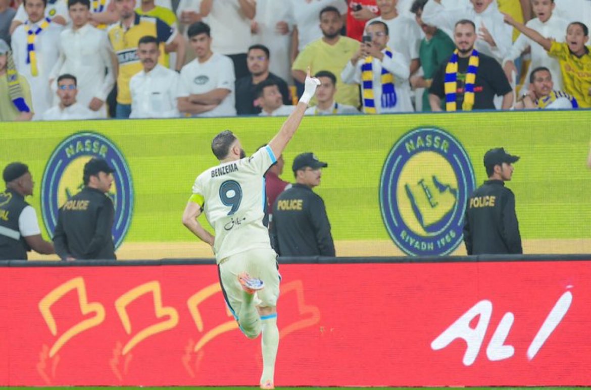MLA15_M's tweet photo. نجوم العالم يخسرون أمام الاتحاد بعشرة لاعبين 
#النصر_الاتحاد https://t.co/vJULdOmY5x