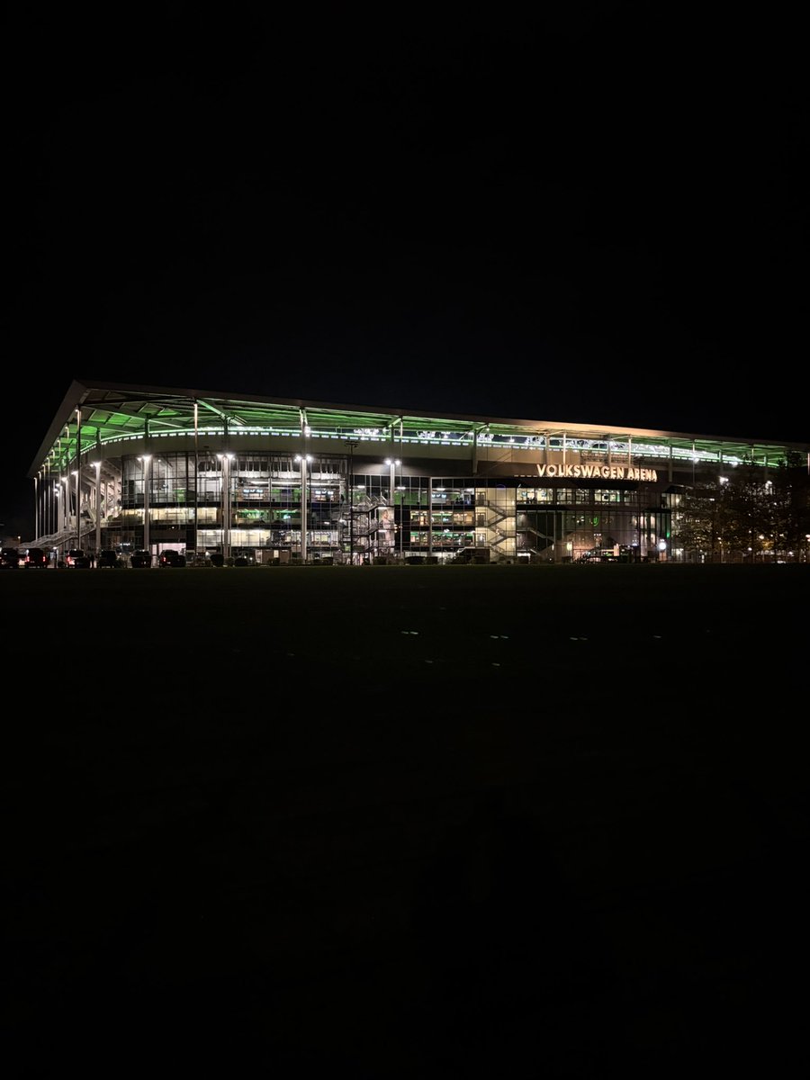 thilonordmeyer's tweet photo. Quo vadis, #VfLWolfsburg?!
Wenn das der neue Weg sein soll, dann gute Nacht 😤
Blutleer, planlos, ohne Herz – so holt man keinen Punkt.
Wo ist der Wille, wo das Feuer? 💚🔥
Und bitte: Lasst Arnold endlich draußen. #WOB #Bundesliga #GrünWeiß https://t.co/Wbh0MrjkjG