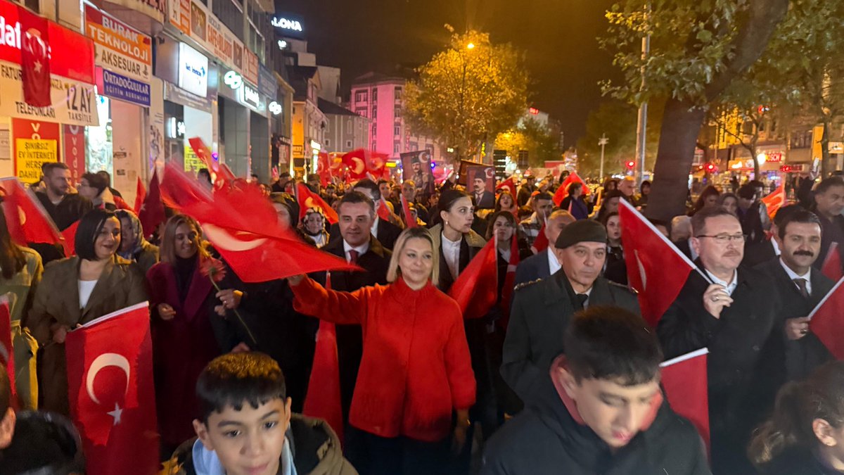 📍Kastamonu 

Cumhuriyetimizin 102. yılı kutlamaları kapsamında Kastamonu Valiliğimizin düzenlediği Fener Alayındayız …

Yağmur altında bayraklarla coşkuyla yürüdük …🇹🇷🇹🇷🇹🇷

#29EkimCumhuriyetBayramı

<a href="/Akparti/">AK Parti</a> <a href="/akparti_37/">AK Parti Kastamonu</a>
