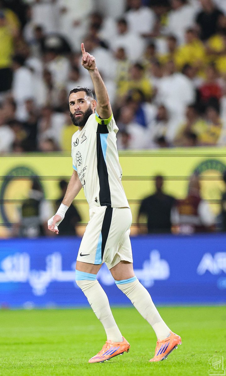 اللهم لك الحمد والشكر 
شكرا بنزيما 
قصونا عليك من محبة و عشق لشعار الإتحاد 
حصل ما تمنيته 
شكرا لك <a href="/Benzema/">Karim Benzema</a>