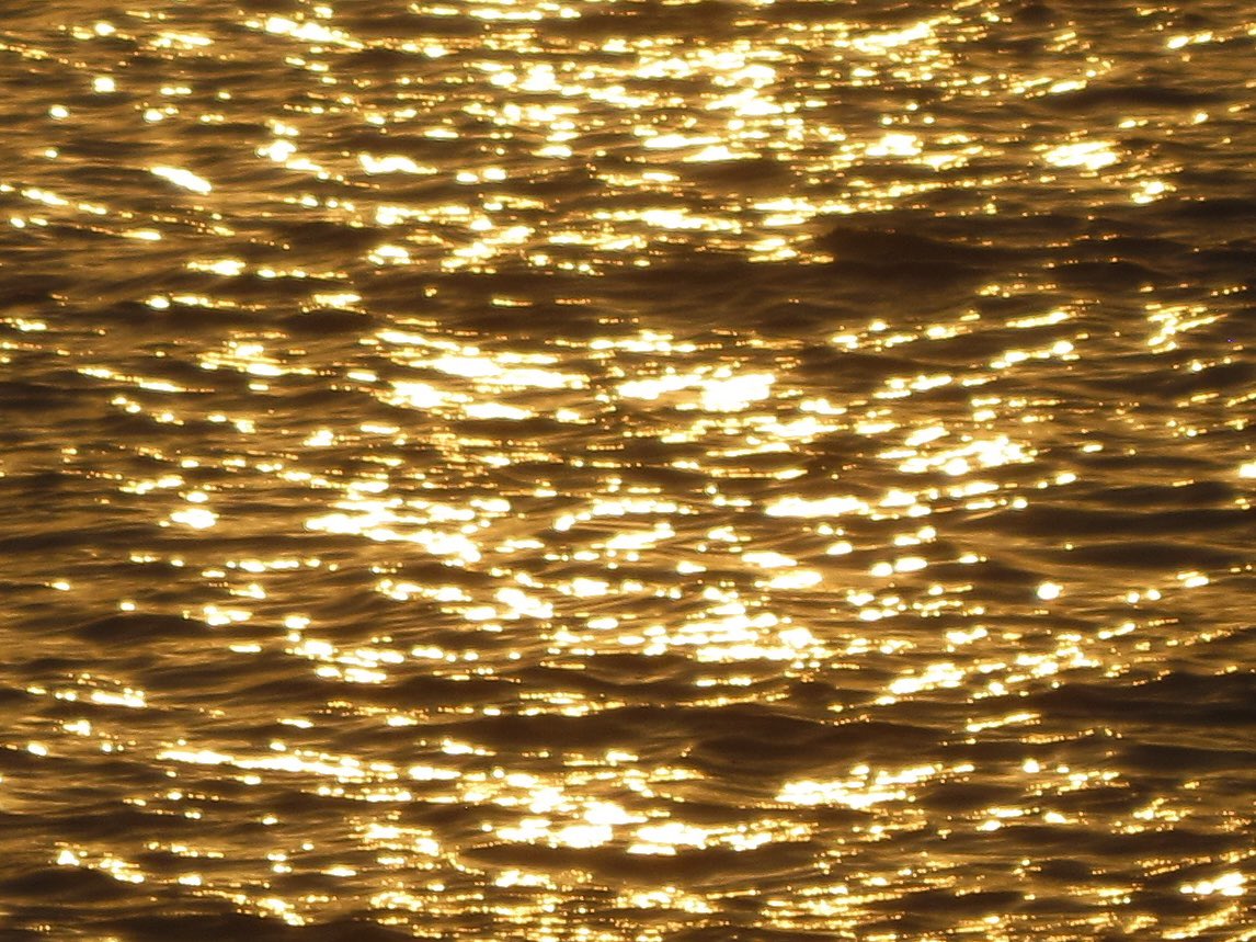 saees10122000's tweet photo. ظاهرة انعكاس الشمس على البحر (sun glitter) اكثر ظاهرة احب اصورها واتأملها 
بعض من التقاطاتي لها بمختلف اوقات اليوم https://t.co/SwlC3QrSRq
