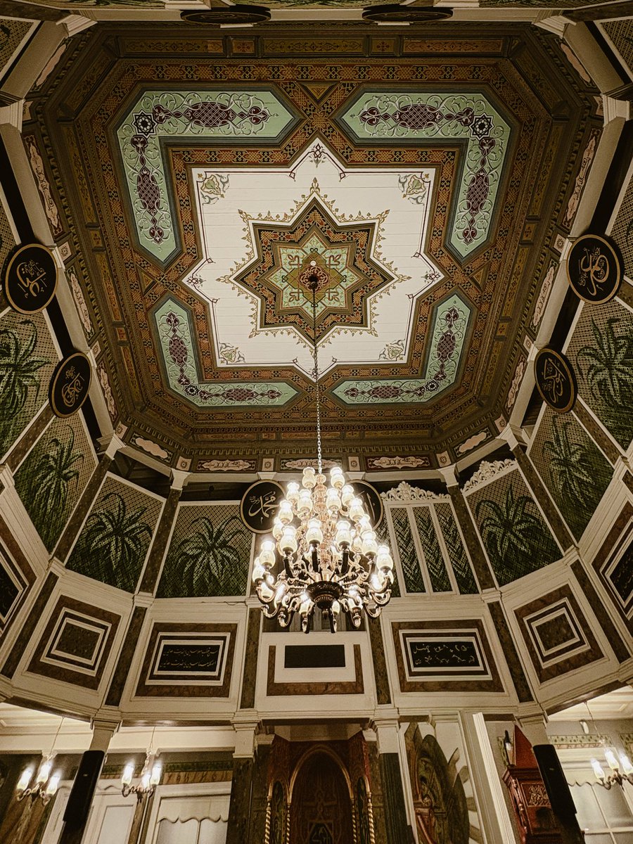 📍Elif Efendi Dergahı

“Bilesiniz ki, kalpler ancak Allah'ı anmakla huzur bulur.”

-Ra’d Suresi, 28. Ayet