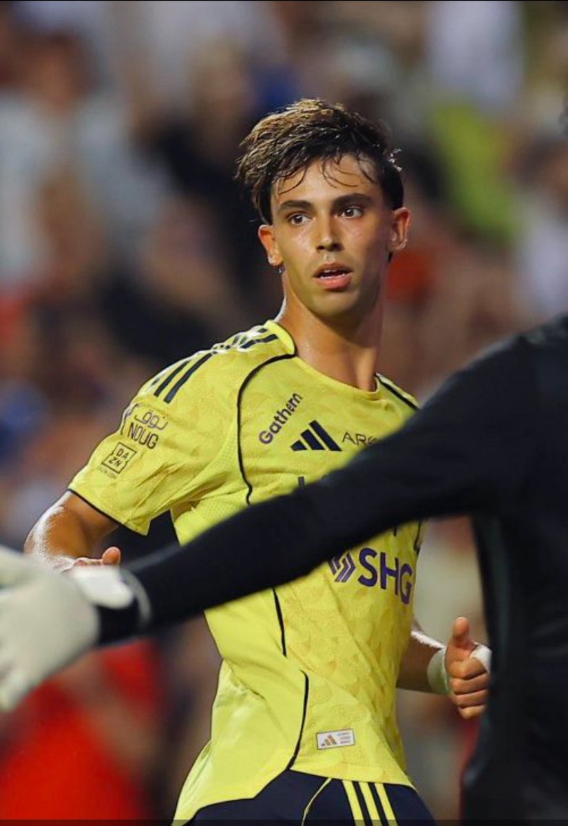 هاردلك للعالمي سيطر لعب اغلاط دفاعيه مبروك للاتحاد جمهور العالمي ريلاكس  لعلها خيره يخف ظغط المباريات نركز ع الدوري. وآسيا  ادعمو  الاعبين والمدرب.  لاتعطون فرصه للمندسين.