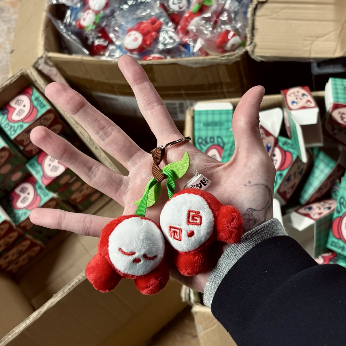 HelliotD's tweet image. 👋🏻📦🍎🌀