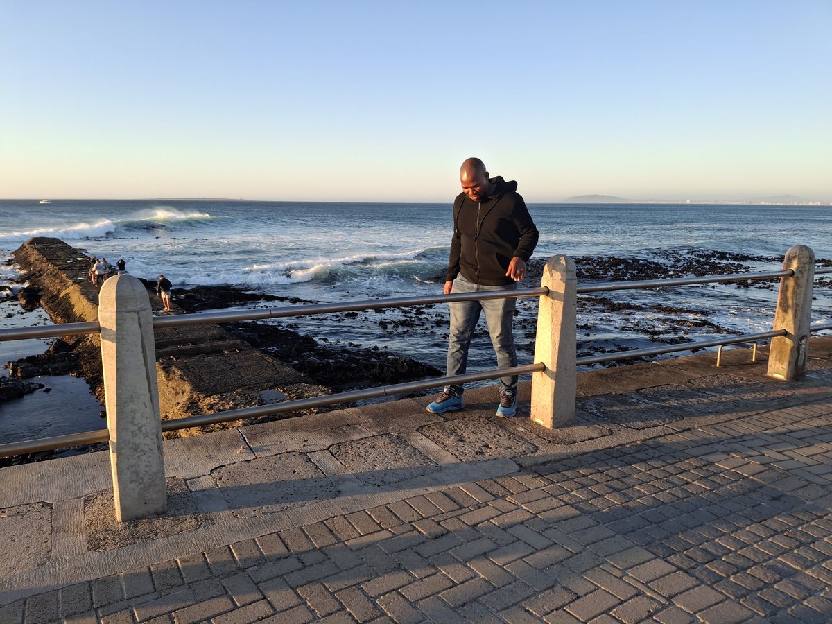 Dakingtrigger17's tweet photo. A good time to have at Sea Point, Cape Town.
#DaKingHimself 
#YourHighness

@Dakingtrigger https://t.co/JxBAXftz7E