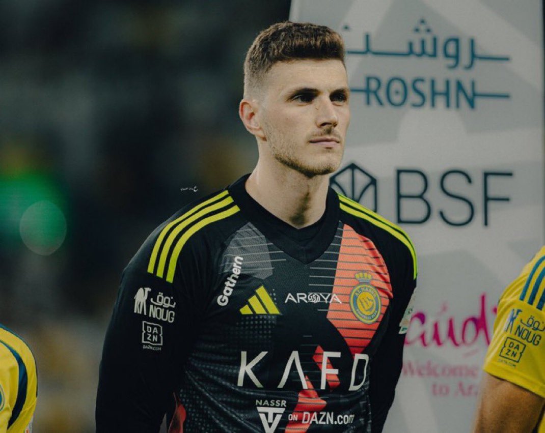 اعفن مارأت عيني في كرة القدم على الاطلاق بصفقه بحجم السماء عليكم واحد واحد