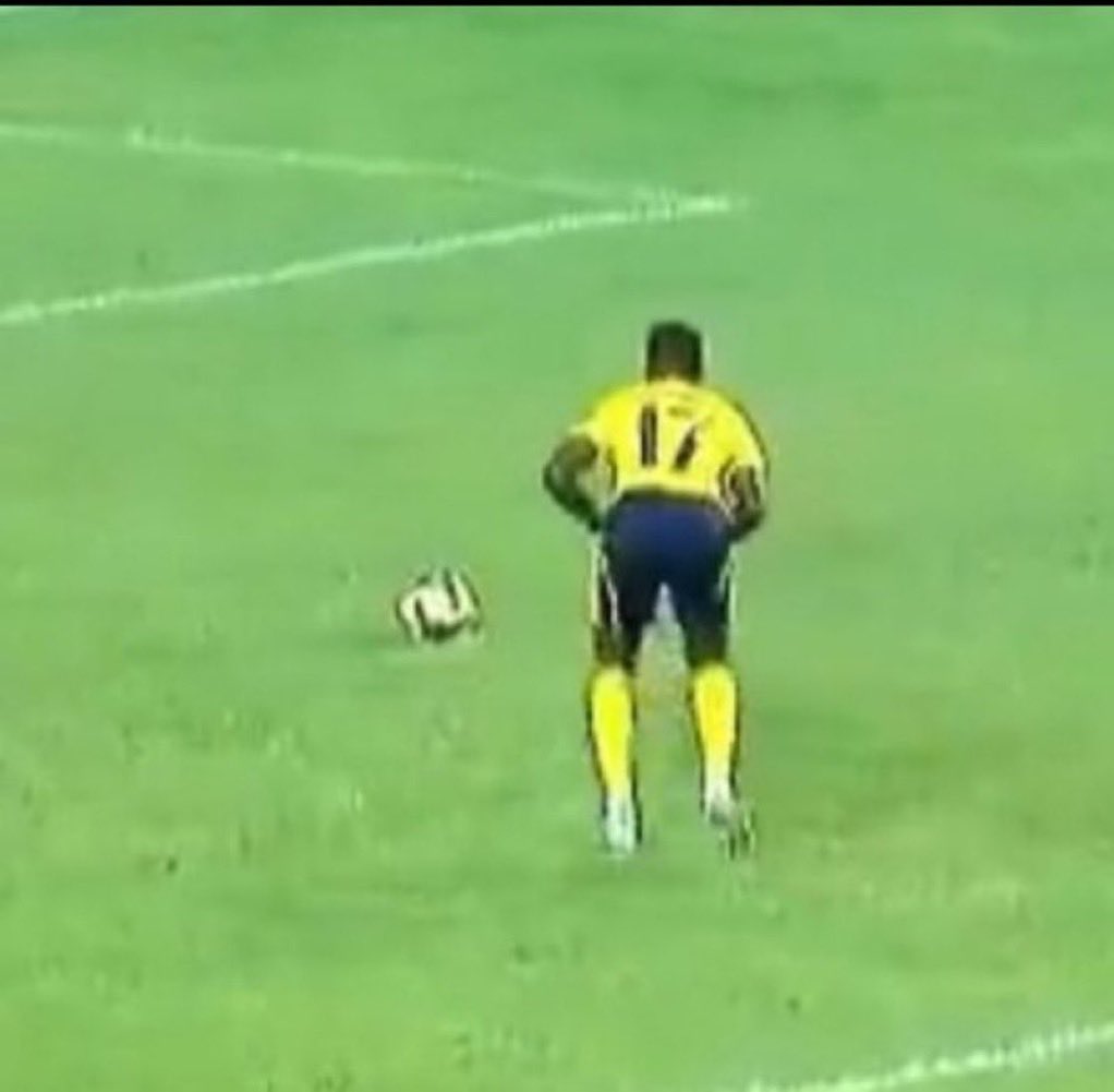 يانصراويييين.. من اول اقولكم ونعيد ونقول وبنرجع نقول الخيبري ماينفع يلعب معنا يالناس لاعب محدود امكانيات ماهو وجه بطولات متى بتفهمون يبدع لك المباره وينكبك في الحاسمه