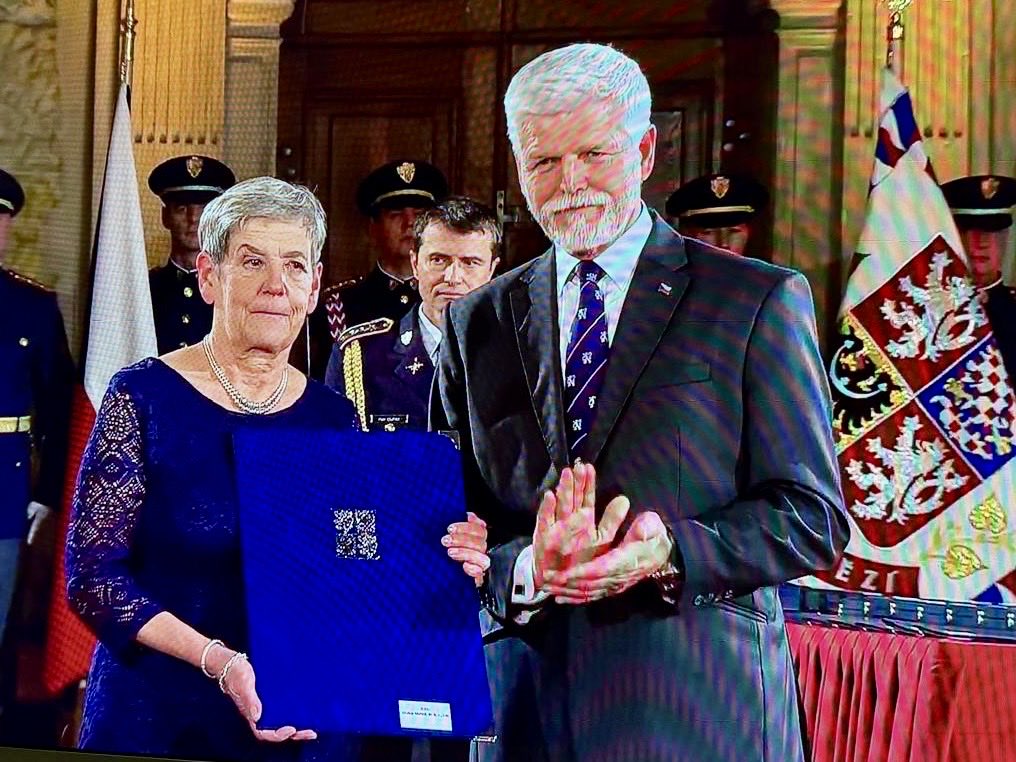 Prezident České republiky Petr Pavel <a href="/prezidentpavel/">Petr Pavel</a> vyznamenal dvě výrazné osobnosti české advokacie.
Otakar Motejl byl in memoriam vyznamenán Řádem T. G. Masaryka. 
Gerhardu Bubníkovi byla udělena medaile Za zásluhy. 
<a href="/CAK_cz/">ČAK</a> blahopřeje.