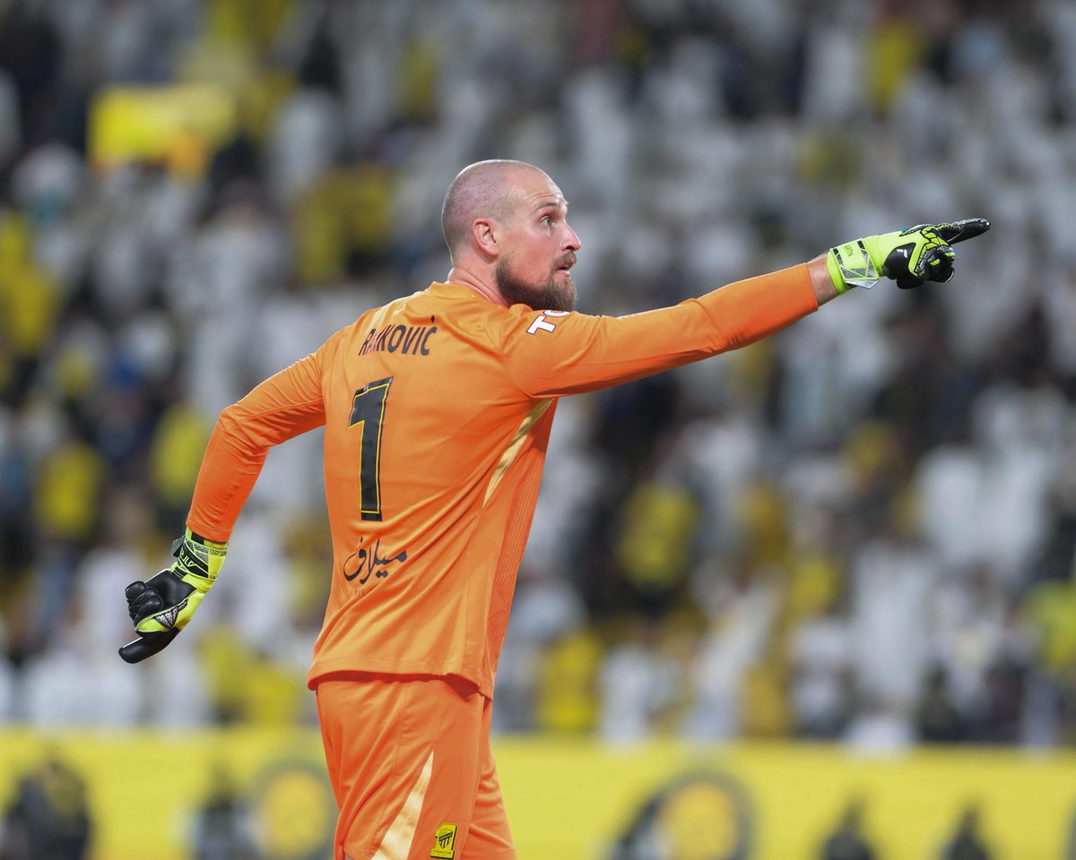 ضع لايك اذا تشوفها صورة اليوم !! 🤯🤯🤯🤯

والله اعشق ام ام ام امككككك💛💛💛💛💛