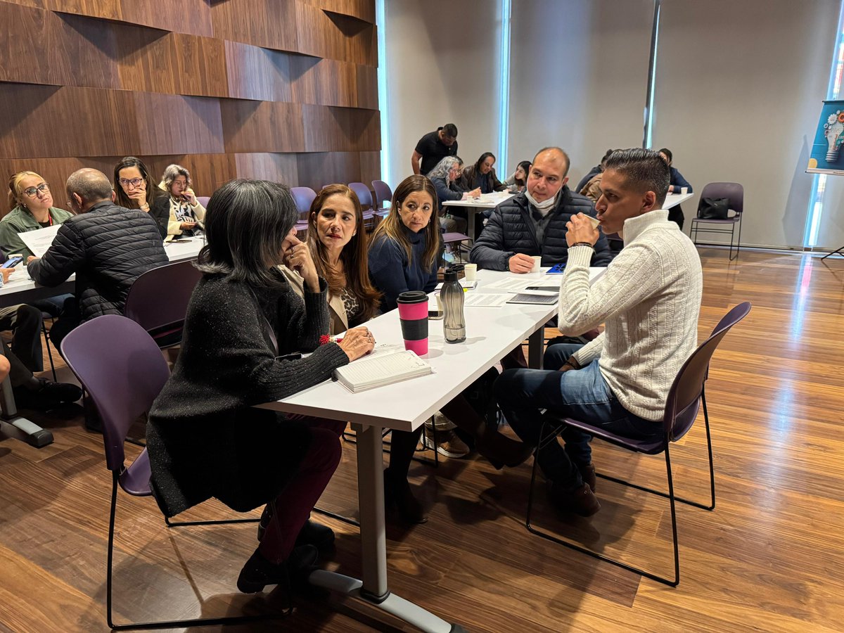 GobDigitalCO's tweet photo. 📍En la Semana Del Conocimiento y la Innovación de la @Seguridadbog, el Centro de Innovación Pública Digital del @Ministerio_TIC lidera el taller CoCreArE, donde 22 servidores participan, fortaleciendo capacidades para innovar desde lo público.
#ConDignidadCumplimos https://t.co/FoaO6SBc7l