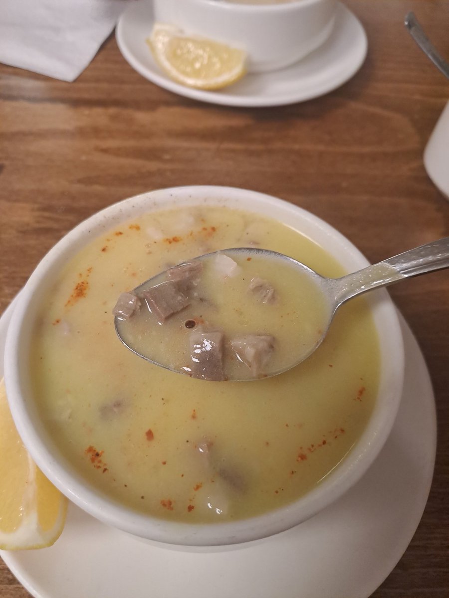 Acar Köşe'de kelle paça. Bandırma'da çorba diyince akla gelen ilk mekan.