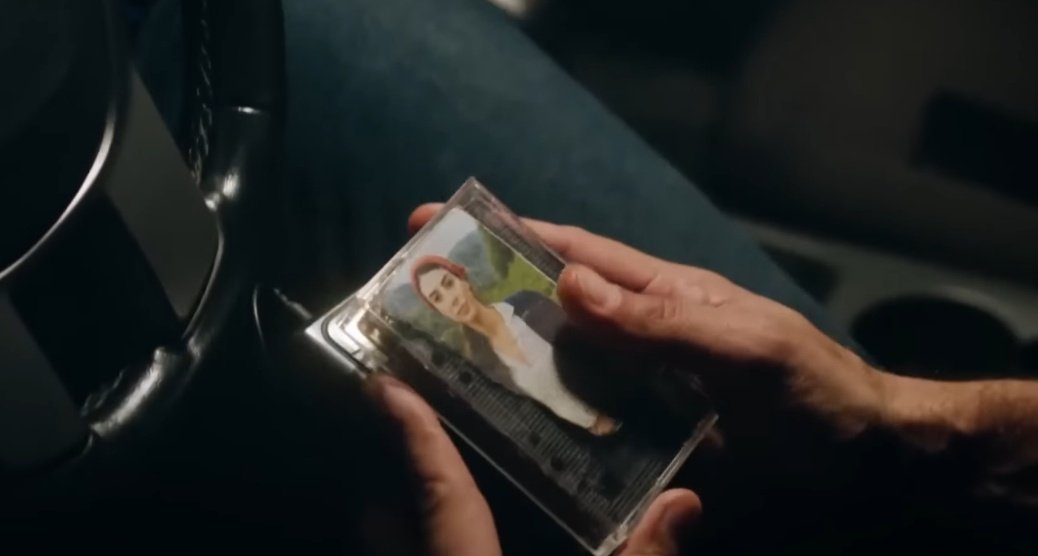 UnFuckingKnown7's tweet photo. Apparently I love dizis with simp men who suffer listening to their women's songs and carry their photos around
#EşrefRüya #EşSan
#TaşacakBuDeniz https://t.co/ObezOHBi4r
