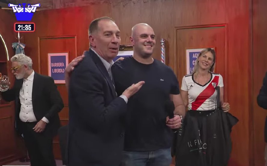 #ElDiaen5Minutos | Diego Santilli cumplió su promesa luego de ganar las elecciones y se peló en directo. Ya está disponible el nuevo episodio en Spotify con todo lo que dejó el domingo electoral