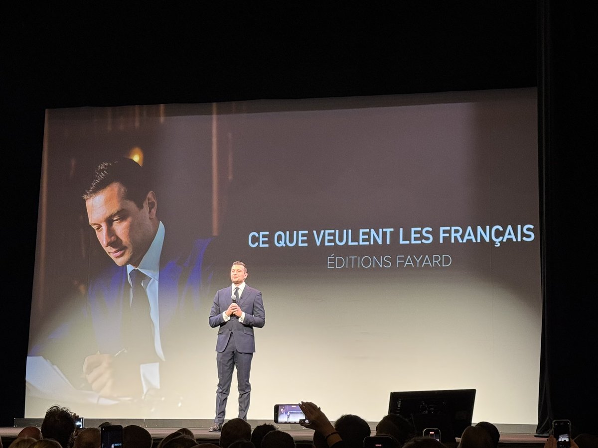📚Présent ce soir pour le lancement du nouveau livre de <a href="/J_Bardella/">Jordan Bardella</a> !