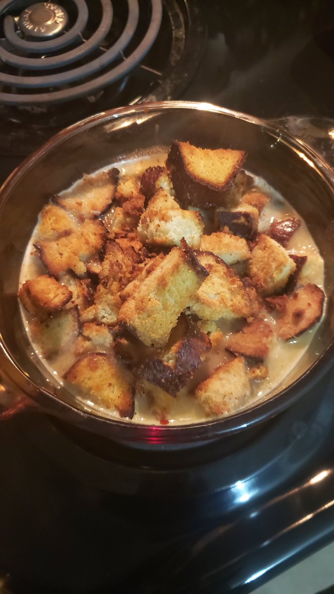 thisislux's tweet photo. thinking about the garlic soup with pretzel bun croutons I made on saturday https://t.co/j6HnpiXG1H