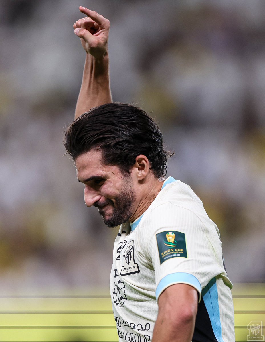 وان كان  النصر بالدعم الكبير  حاضراً ، لكن الاتحاد كان في الموعد  "روح، عزم، ومدرب يتحرك على أرض الميدان"
مبروك التأهل المستحق
#الاتحاد_النصر 
#كاس_خادم_الحرمين_الشريفين