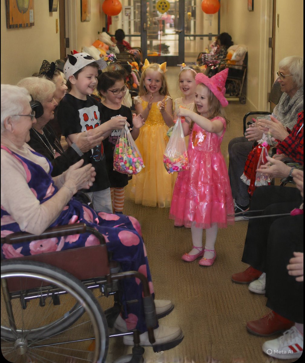 themuffreport's tweet image. 🎃🧡Did you know stopping by a nursing home on Halloween can make a huge impact?
Positive social visits are linked to better emotional well-being in older adults — and kids love spreading the smiles.
Reach out to your local nursing home to see if they’re participating! 🎃🧡