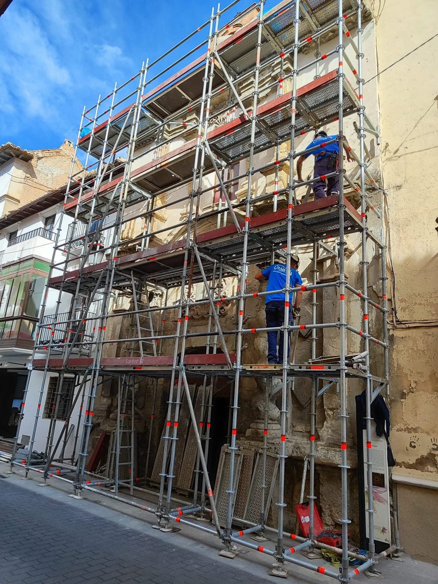 Tras 26 años de espera, celebramos el inicio de la restauración de la portada de la iglesia de los Dolores. Ojalá este sea para <a href="/diocesisguadix/">Diócesis de Guadix</a> el comienzo de una etapa en la que se recupere y ponga en valor el patrimonio de Baza, tal y como lo están haciendo en Guadix.