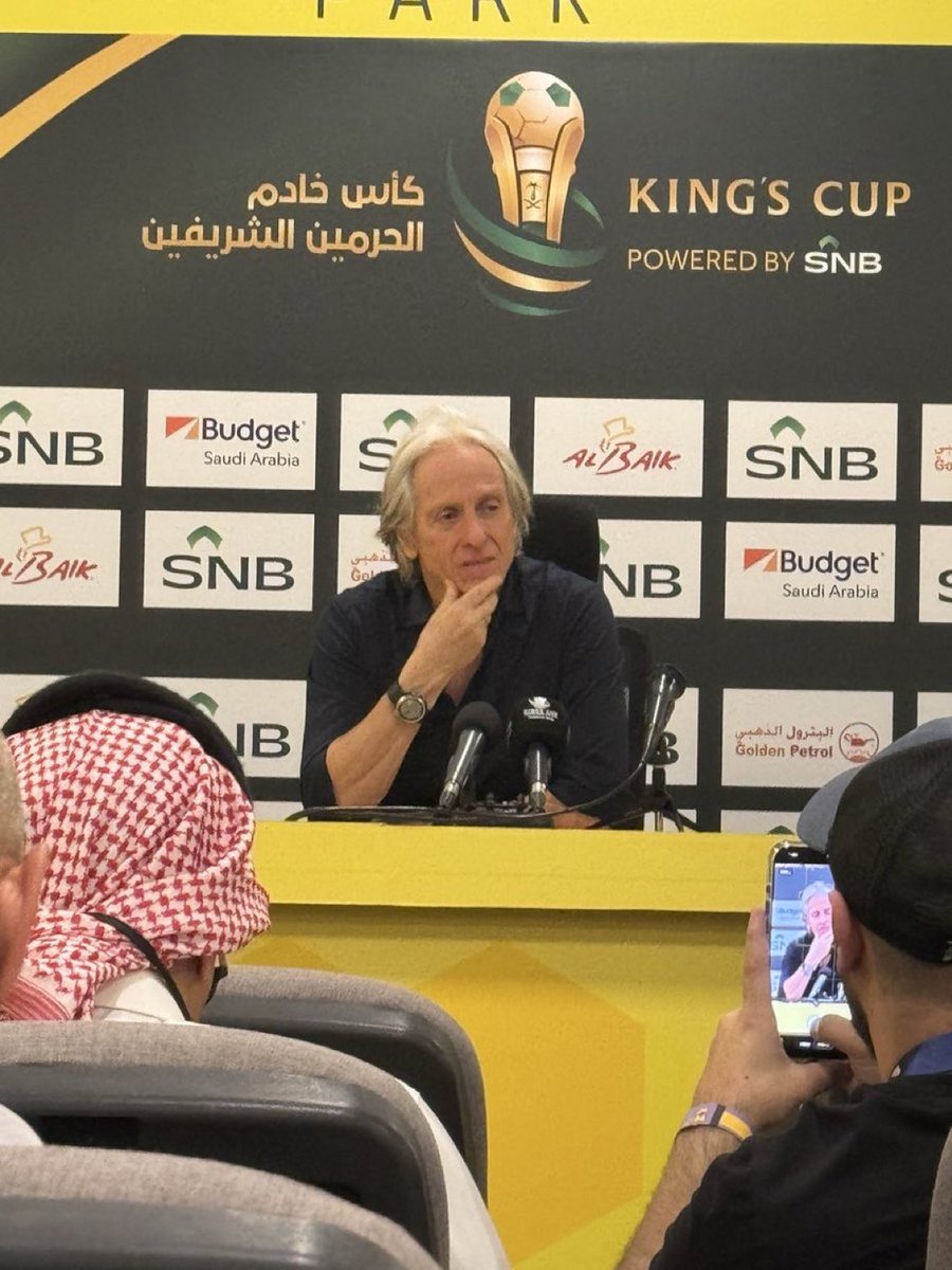 🚨🚨🚨🚨🚨🚨🚨🚨🚨🚨🚨🚨🚨 

كونسيساو تفوق عليك بآخر 3 مباريات.. وكان سبب بإقالتك في البرتغال؟ 

🗣️ جيسوس : ما هذه الاسئلة ؟؟؟؟؟؟؟