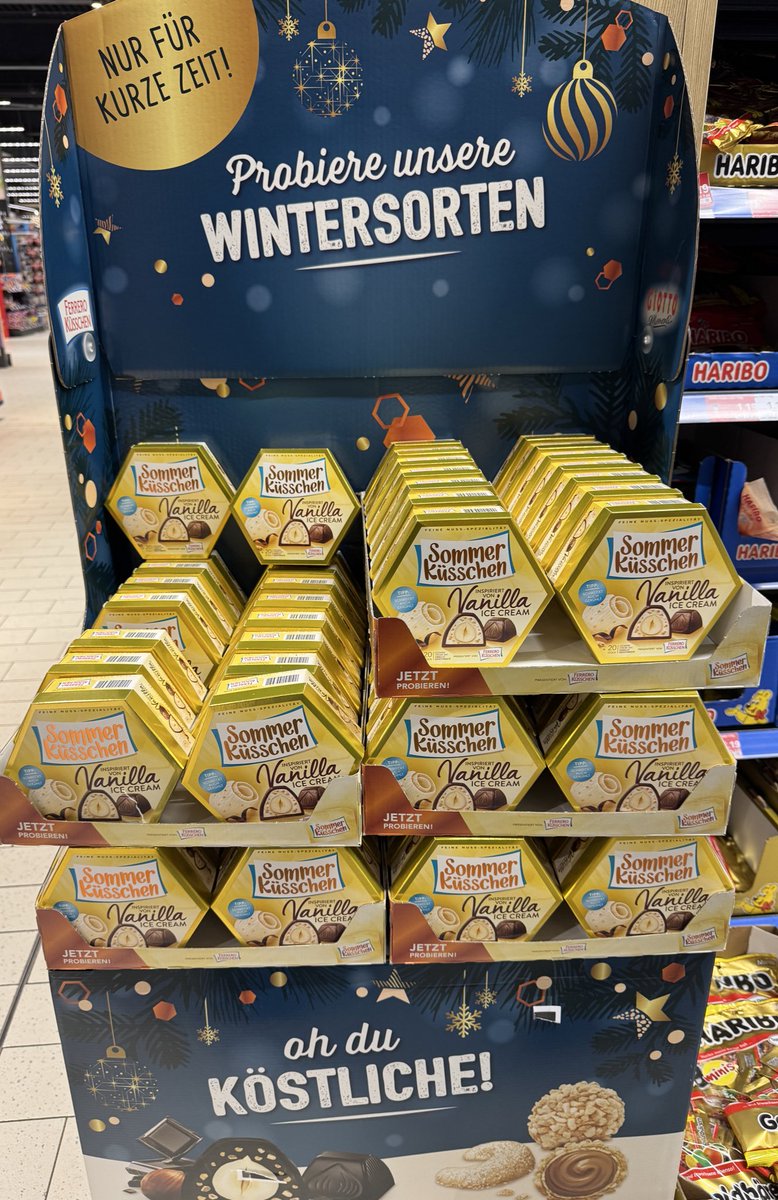 birgitj's tweet image. Unser Edeka hat dieses Jahr besonders leckere Wintersoeten der ferreroküsschen 👀