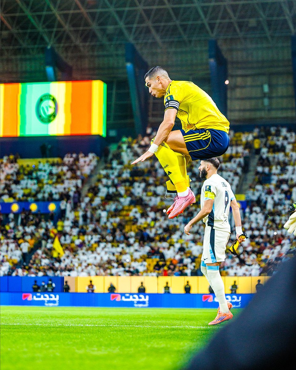 Avoiding splashes in public toilets