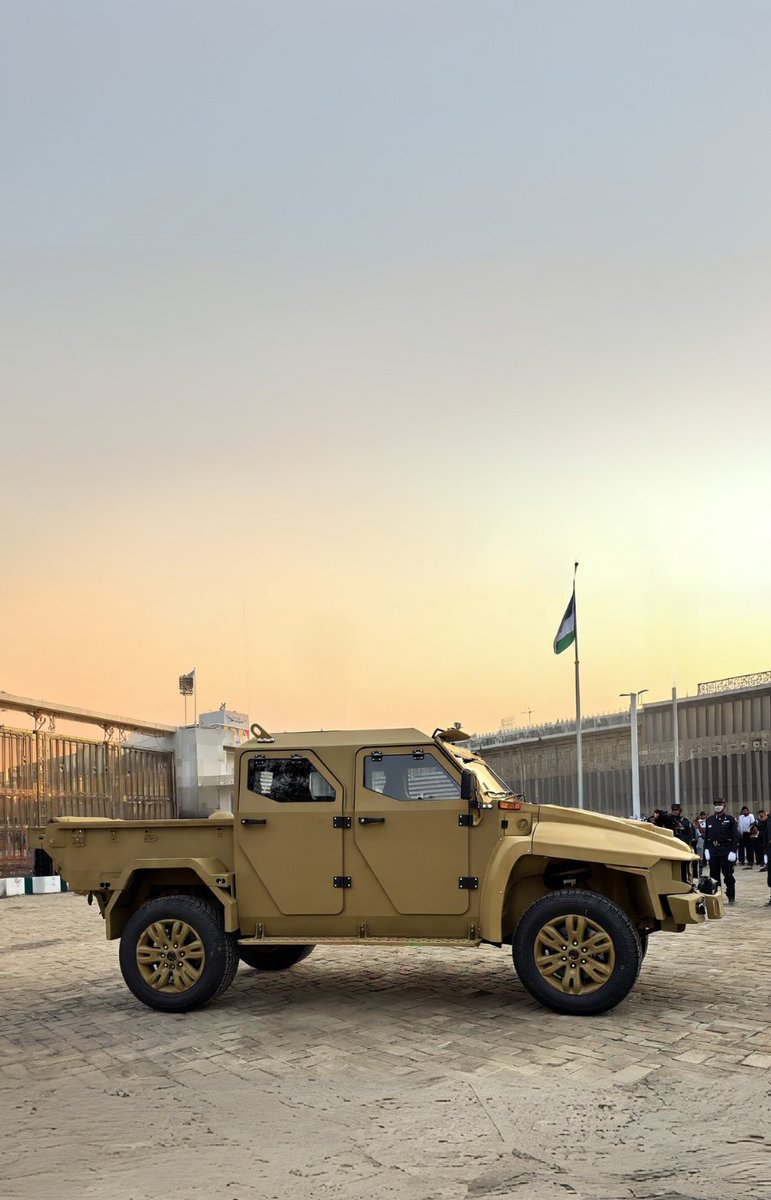 idrwalerts's tweet image. Pravaig&apos;s all-terrain stealth vehicle &quot;Veer&quot;  

Tested in military conditions, designed for stealth, and built with full domestic control, the Pravaig Veer is the world&apos;s first operational electric all-terrain Vehicle that has been tested by Indian Army.