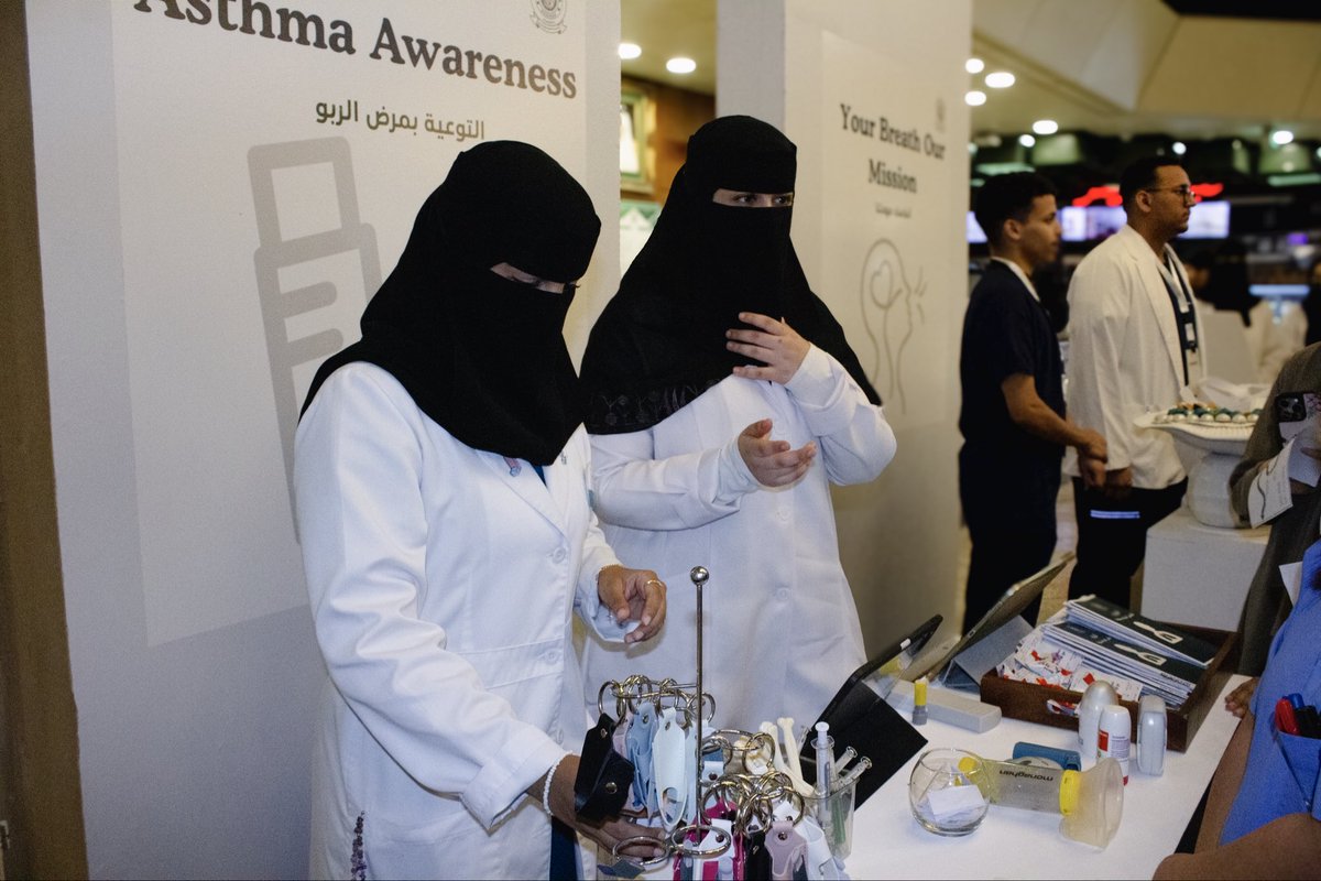 RC Students Club 📚 tweet media