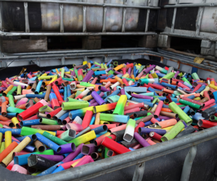 GapGroupNE's tweet image. Did you know, if you sell #vapes by law you must provide an option for consumers to dispose of vapes on a one-for-one basis under the #WEEE Regulations 🔄

Vapes can then be sent to be recycled by companies such as ourselves! 🙌🏻

Look at all those recycled vapes!! ♻️

#vape