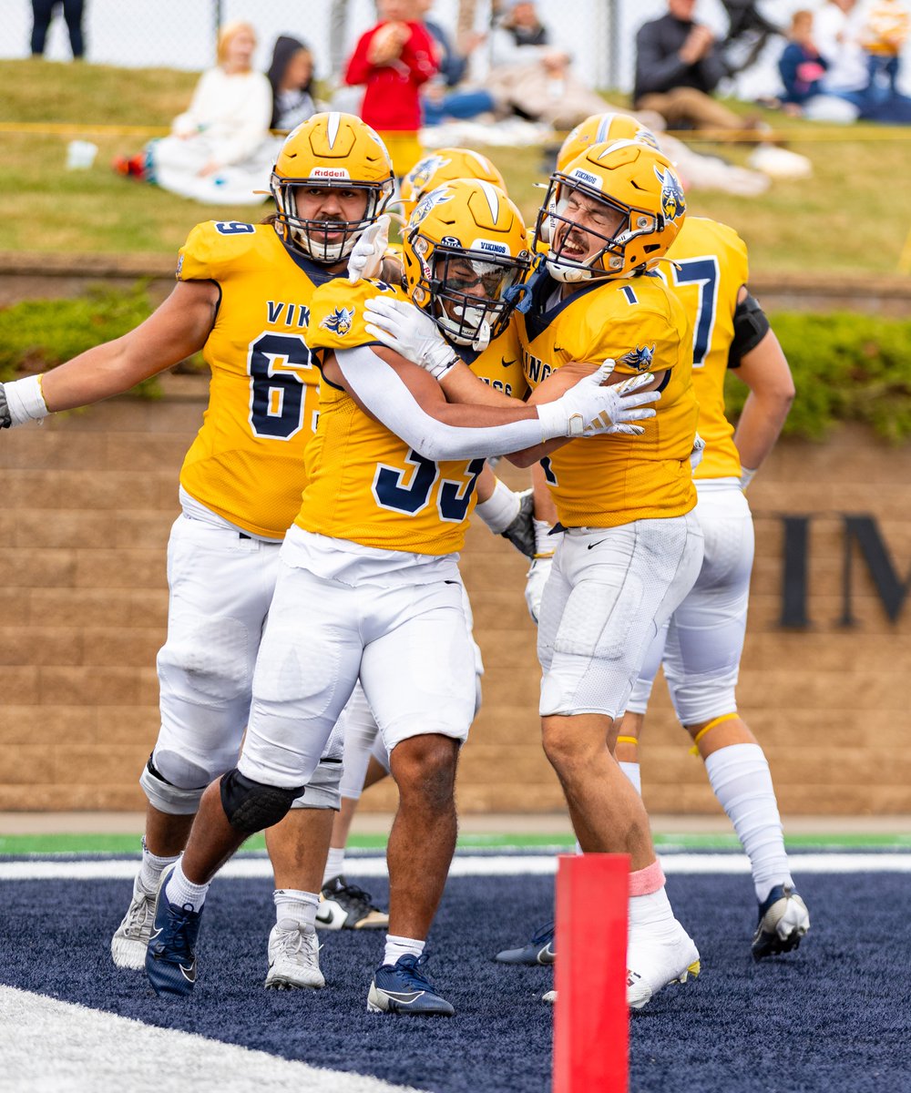 One of 𝑻𝑯𝑹𝑬𝑬 teams in all of DI and DII to score at least 50 points in their last two games 🎇🕺

#BeTheRock ⚔️ #BuildingChampions