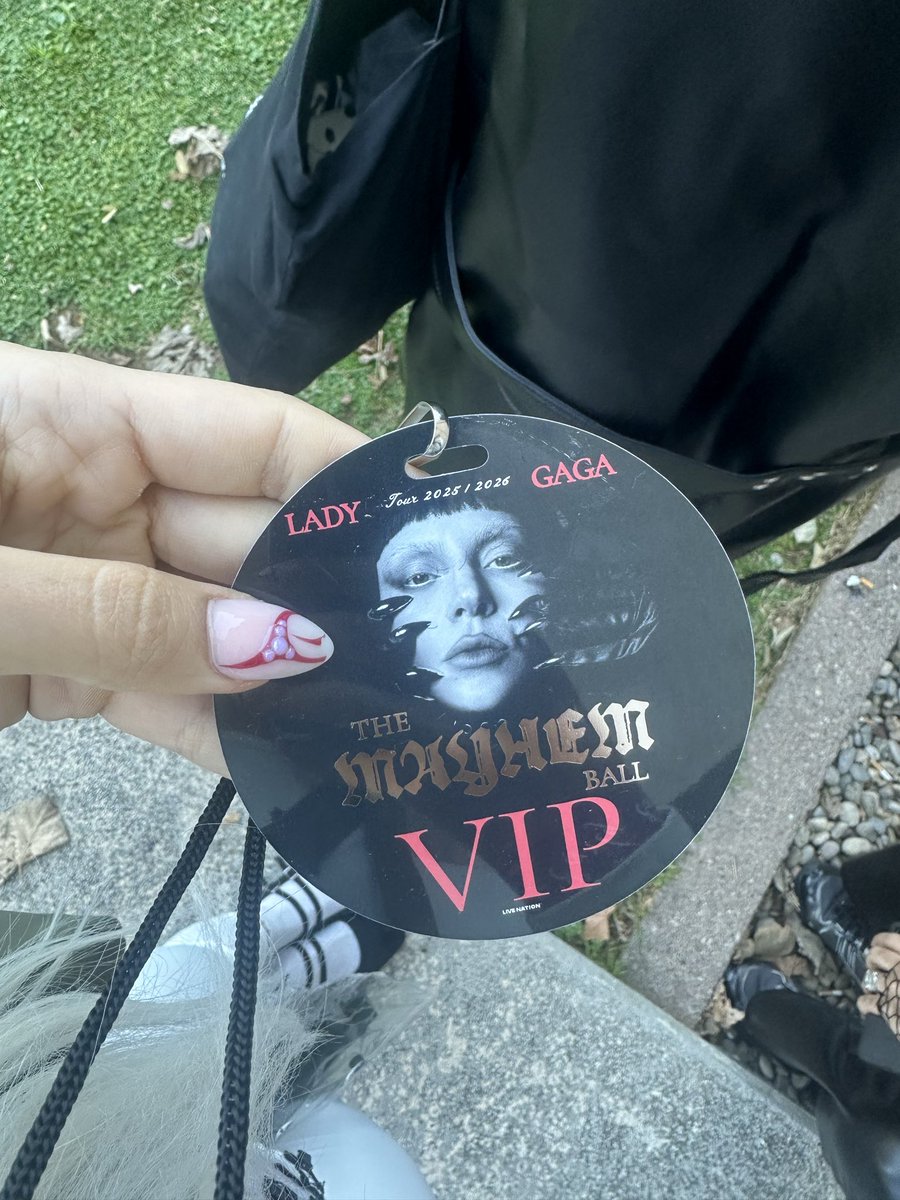 MayhemBallTour's tweet image. Catalan VIP's are currently checking in at the Catalan Palau Sant Jordi in Barcelona, Catalonia.