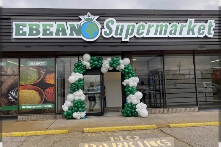 DaddyTwinzz's tweet image. An an Igbo, why would you leave Ebeano Supermarket and go to Bokku where they see you as a cheater?
Ebeano will never disrespect you, no matter your tribe.
Infact, the bread they sell in Ebeano tastes like the bread of life.

Switch to Ebeano today and buy things cheaper.