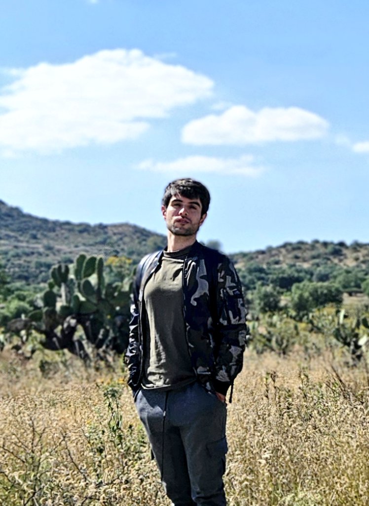 El brillo más poderoso es amar tu propia energía, no demostrar ni actuar. Simplemente saber quién eres y caminar como si ya hubieras llegado. Cuando tu energía te hace sentir bien, todo lo demás se alinea de forma natural.