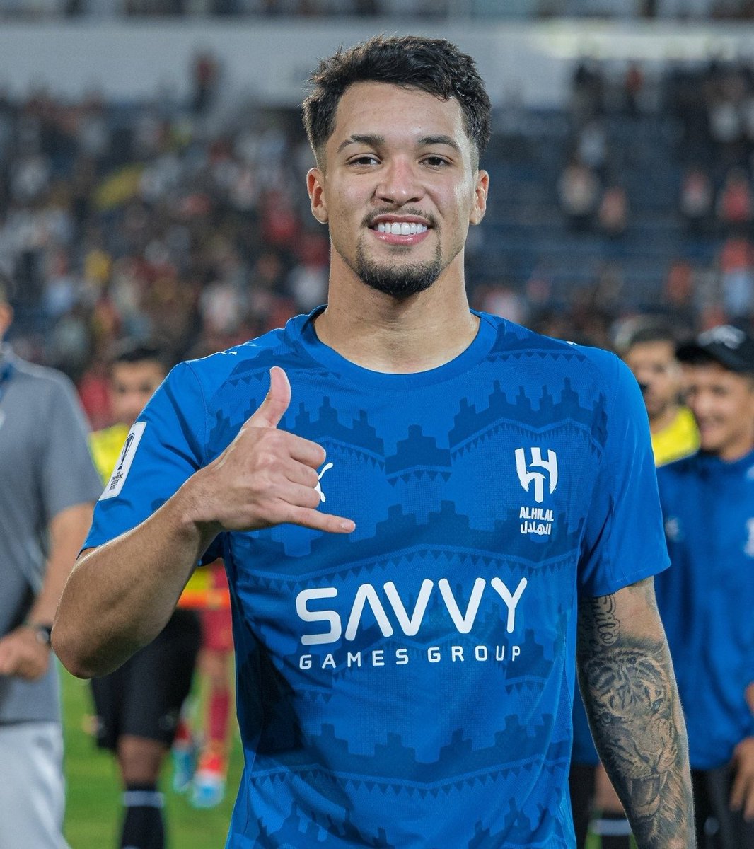 هدف الأول عن طريق ماركوس ليوناردو